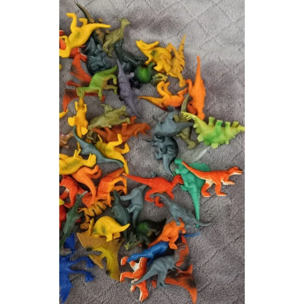 Lot Of 86 Dinosaurs Unbranded Small Variety T-Rex Play Toys
